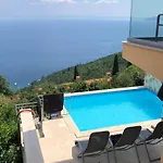 Moderne Familienwohnung Mit Panorama-meerblick 4*