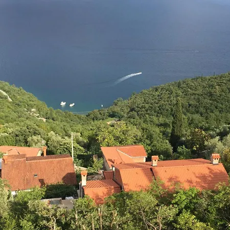 Moderne Familienwohnung Mit Panorama-Meerblick Медвежа