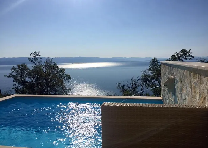 Гостевой дом Moderne Familienwohnung Mit Panorama-Meerblick